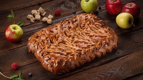 Пирог с яблоком  1,0 кг / Код 1036