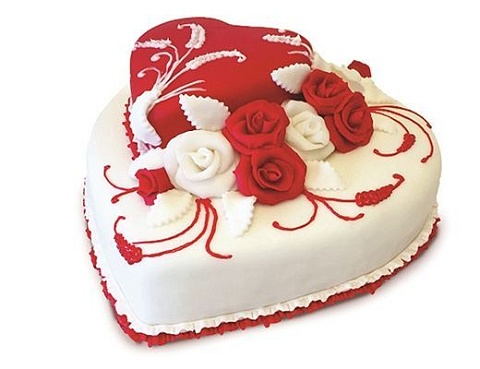 Бело красный свадебный торт  М-2132