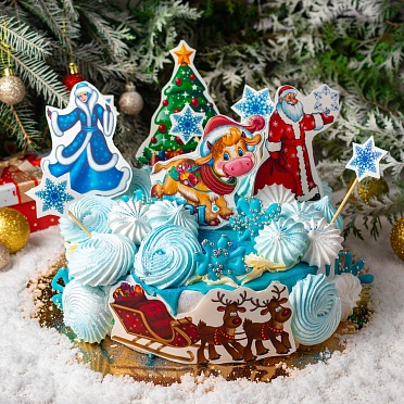 Новогодний торт с фигурками из шоколада и меренгами НК-16